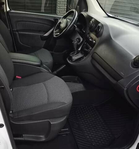 Білий Мерседес Сітан, об'ємом двигуна 1.5 л та пробігом 240 тис. км за 11100 $, фото 32 на Automoto.ua