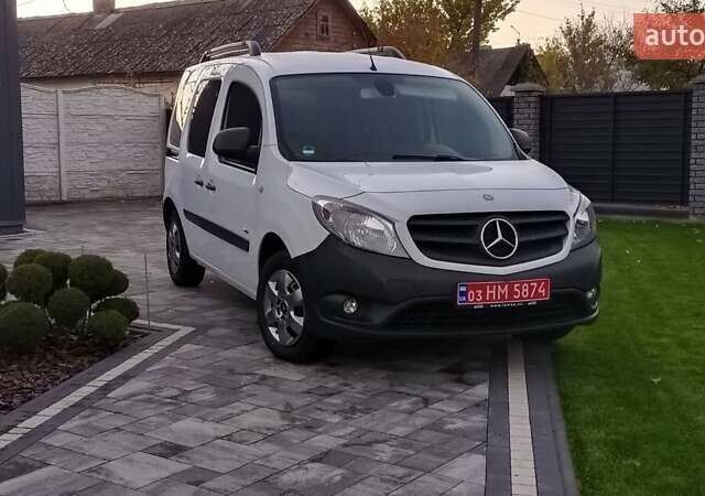 Білий Мерседес Сітан, об'ємом двигуна 1.5 л та пробігом 240 тис. км за 11100 $, фото 3 на Automoto.ua
