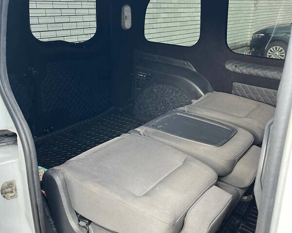 Белый Мерседес Ситан, объемом двигателя 1.46 л и пробегом 192 тыс. км за 11500 $, фото 1 на Automoto.ua