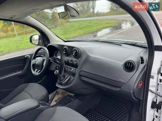 Білий Мерседес Сітан, об'ємом двигуна 1.46 л та пробігом 271 тис. км за 11000 $, фото 48 на Automoto.ua