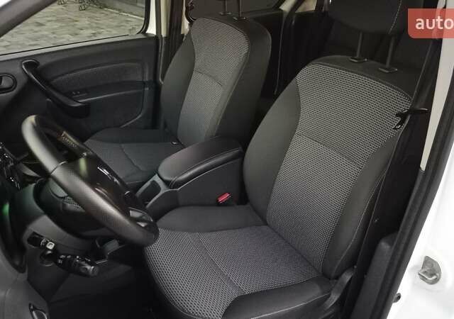 Білий Мерседес Сітан, об'ємом двигуна 1.5 л та пробігом 240 тис. км за 11100 $, фото 33 на Automoto.ua