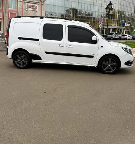 Белый Мерседес Ситан, объемом двигателя 1.46 л и пробегом 257 тыс. км за 9900 $, фото 2 на Automoto.ua