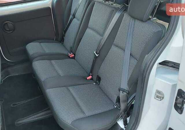 Мерседес Ситан 2017 в Луцке на Automoto.ua Белый Мерседес Ситан, объемом двигателя 1.5 л и пробегом 231 тыс. км за 11300 $, фото 22 на Automoto.ua