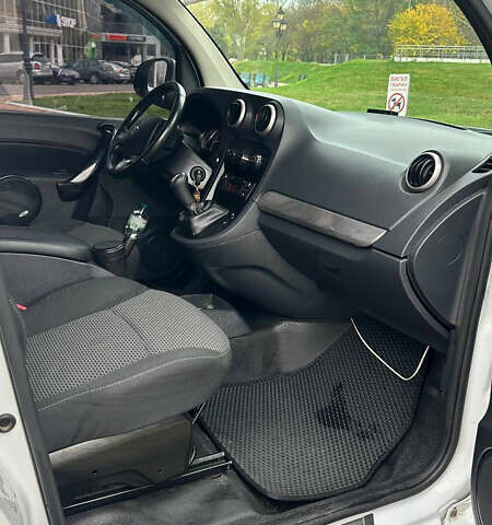 Белый Мерседес Ситан, объемом двигателя 1.46 л и пробегом 257 тыс. км за 9900 $, фото 11 на Automoto.ua