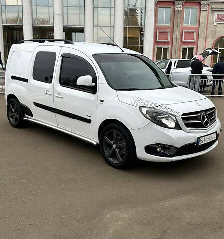 Белый Мерседес Ситан, объемом двигателя 1.46 л и пробегом 257 тыс. км за 9900 $, фото 3 на Automoto.ua