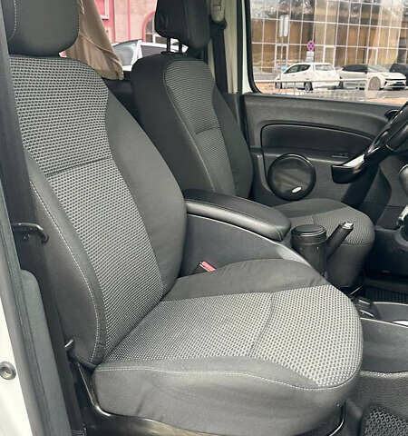 Белый Мерседес Ситан, объемом двигателя 1.46 л и пробегом 257 тыс. км за 9900 $, фото 12 на Automoto.ua