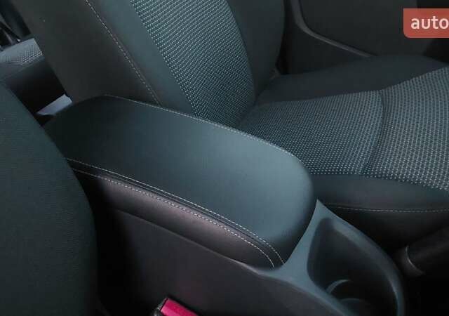 Білий Мерседес Сітан, об'ємом двигуна 1.5 л та пробігом 219 тис. км за 11300 $, фото 16 на Automoto.ua