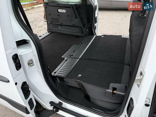 Белый Мерседес Ситан, объемом двигателя 1.5 л и пробегом 127 тыс. км за 13999 $, фото 99 на Automoto.ua