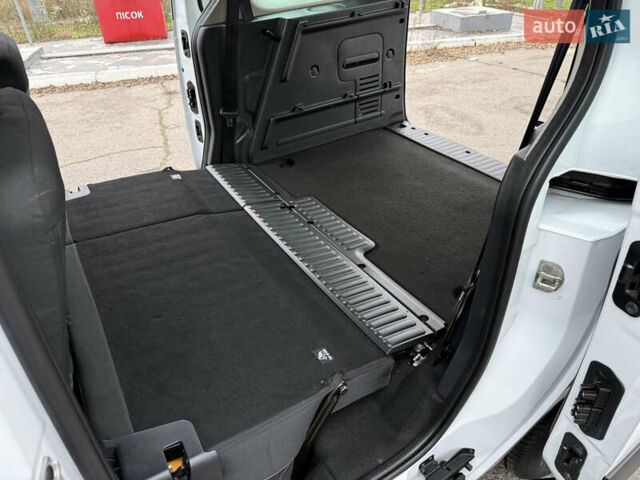 Белый Мерседес Ситан, объемом двигателя 1.5 л и пробегом 127 тыс. км за 13999 $, фото 94 на Automoto.ua