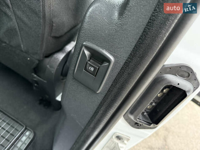 Белый Мерседес Ситан, объемом двигателя 1.5 л и пробегом 127 тыс. км за 13999 $, фото 60 на Automoto.ua