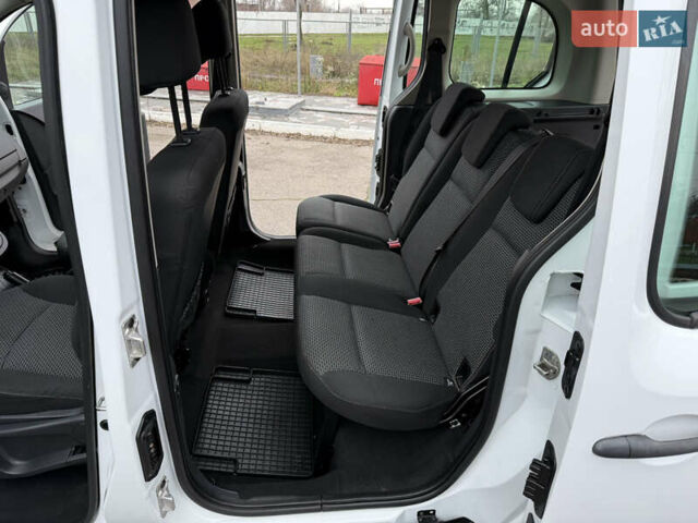 Белый Мерседес Ситан, объемом двигателя 1.5 л и пробегом 127 тыс. км за 13999 $, фото 76 на Automoto.ua