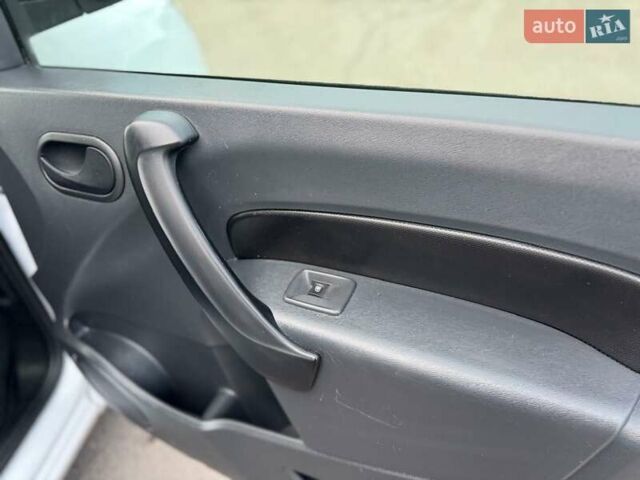 Белый Мерседес Ситан, объемом двигателя 1.5 л и пробегом 157 тыс. км за 11700 $, фото 28 на Automoto.ua