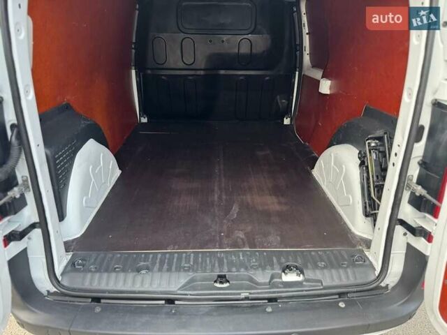 Белый Мерседес Ситан, объемом двигателя 1.5 л и пробегом 157 тыс. км за 11700 $, фото 32 на Automoto.ua