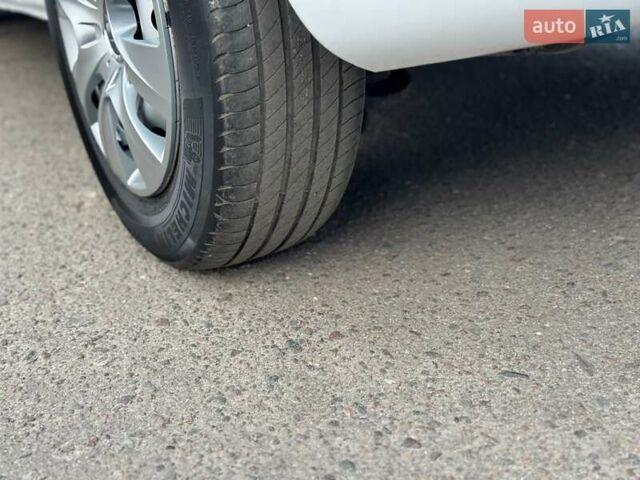 Белый Мерседес Ситан, объемом двигателя 1.5 л и пробегом 157 тыс. км за 11700 $, фото 42 на Automoto.ua