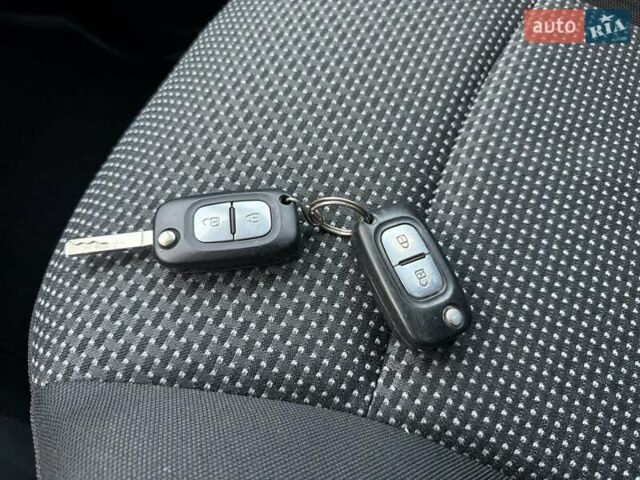 Белый Мерседес Ситан, объемом двигателя 1.5 л и пробегом 157 тыс. км за 11700 $, фото 41 на Automoto.ua