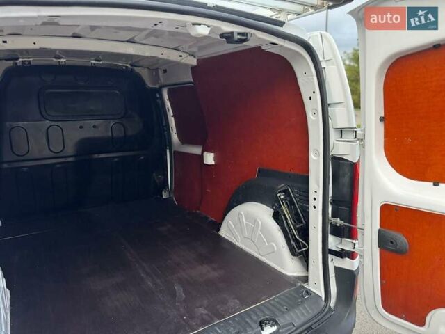 Белый Мерседес Ситан, объемом двигателя 1.5 л и пробегом 157 тыс. км за 11700 $, фото 33 на Automoto.ua