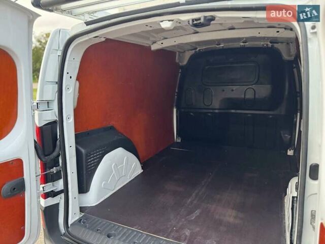 Белый Мерседес Ситан, объемом двигателя 1.5 л и пробегом 157 тыс. км за 11700 $, фото 31 на Automoto.ua