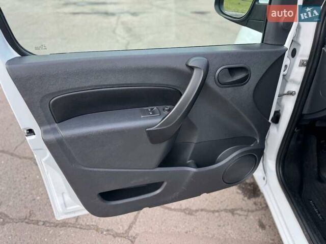 Белый Мерседес Ситан, объемом двигателя 1.5 л и пробегом 157 тыс. км за 11700 $, фото 54 на Automoto.ua