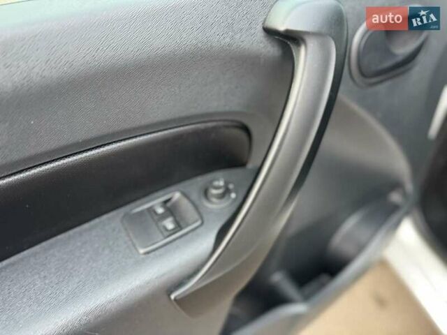 Белый Мерседес Ситан, объемом двигателя 1.5 л и пробегом 157 тыс. км за 11700 $, фото 55 на Automoto.ua