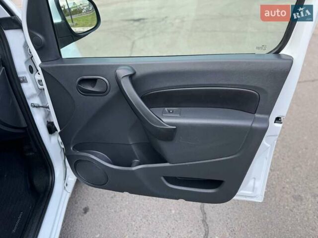 Белый Мерседес Ситан, объемом двигателя 1.5 л и пробегом 157 тыс. км за 11700 $, фото 25 на Automoto.ua