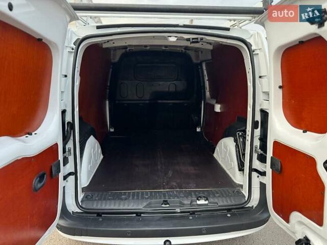 Белый Мерседес Ситан, объемом двигателя 1.5 л и пробегом 157 тыс. км за 11700 $, фото 34 на Automoto.ua