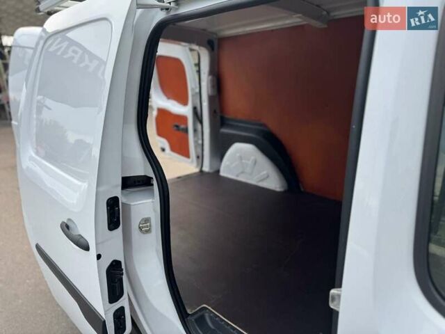 Белый Мерседес Ситан, объемом двигателя 1.5 л и пробегом 157 тыс. км за 11700 $, фото 23 на Automoto.ua