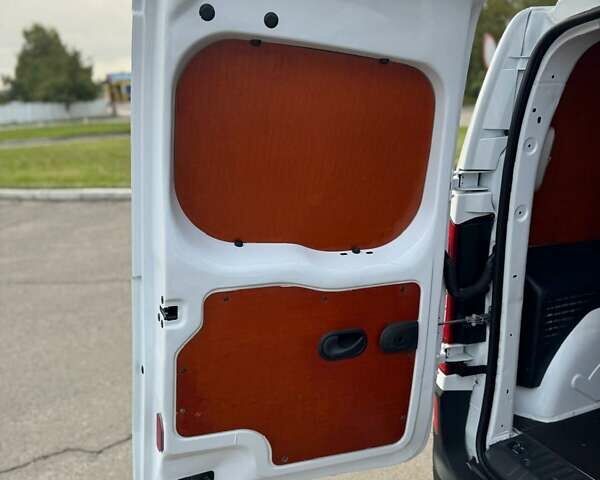 Белый Мерседес Ситан, объемом двигателя 1.5 л и пробегом 157 тыс. км за 11700 $, фото 36 на Automoto.ua