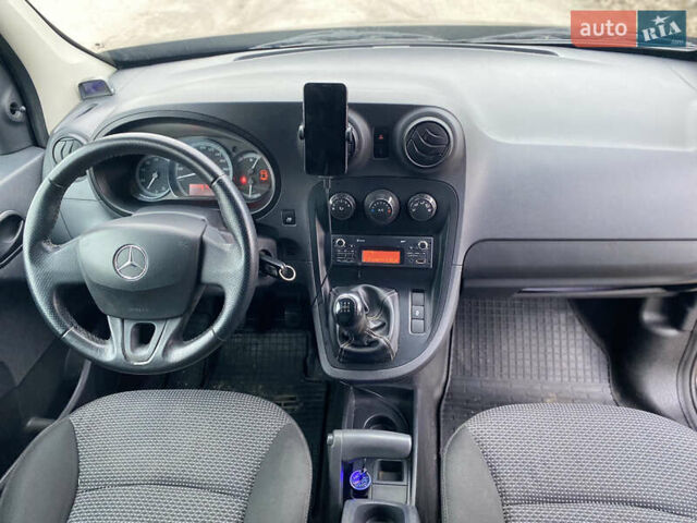 Чорний Мерседес Сітан, об'ємом двигуна 1.46 л та пробігом 200 тис. км за 8300 $, фото 6 на Automoto.ua