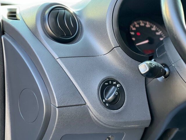 Черный Мерседес Ситан, объемом двигателя 1.5 л и пробегом 215 тыс. км за 9600 $, фото 8 на Automoto.ua