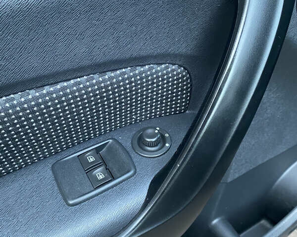 Мерседес Сітан 2014 у Чернігові на Automoto.ua Чорний Мерседес Сітан, об'ємом двигуна 1.46 л та пробігом 290 тис. км за 10900 $, фото 55 на Automoto.ua