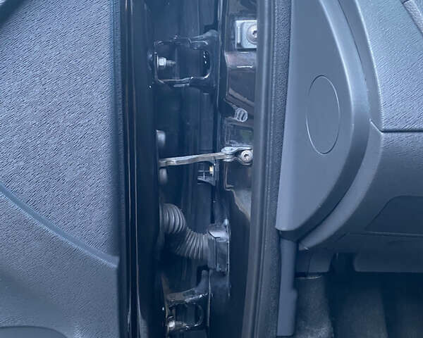 Мерседес Сітан 2014 у Чернігові на Automoto.ua Чорний Мерседес Сітан, об'ємом двигуна 1.46 л та пробігом 290 тис. км за 10900 $, фото 33 на Automoto.ua