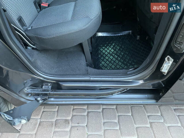 Мерседес Сітан 2014 у Чернігові на Automoto.ua Чорний Мерседес Сітан, об'ємом двигуна 1.46 л та пробігом 290 тис. км за 10900 $, фото 47 на Automoto.ua