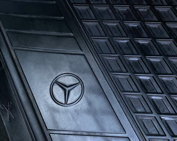 Мерседес Сітан 2014 у Чернігові на Automoto.ua Чорний Мерседес Сітан, об'ємом двигуна 1.46 л та пробігом 290 тис. км за 10900 $, фото 58 на Automoto.ua