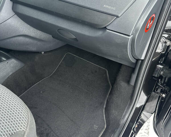 Черный Мерседес Ситан, объемом двигателя 1.5 л и пробегом 147 тыс. км за 12000 $, фото 26 на Automoto.ua