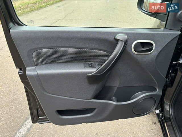 Чорний Мерседес Сітан, об'ємом двигуна 1.46 л та пробігом 135 тис. км за 12900 $, фото 20 на Automoto.ua