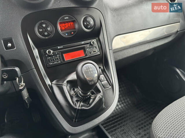Чорний Мерседес Сітан, об'ємом двигуна 1.46 л та пробігом 135 тис. км за 12900 $, фото 39 на Automoto.ua