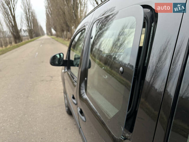 Чорний Мерседес Сітан, об'ємом двигуна 1.46 л та пробігом 135 тис. км за 12900 $, фото 45 на Automoto.ua