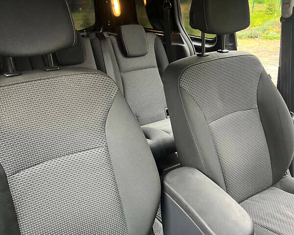 Чорний Мерседес Сітан, об'ємом двигуна 1.46 л та пробігом 242 тис. км за 10300 $, фото 13 на Automoto.ua