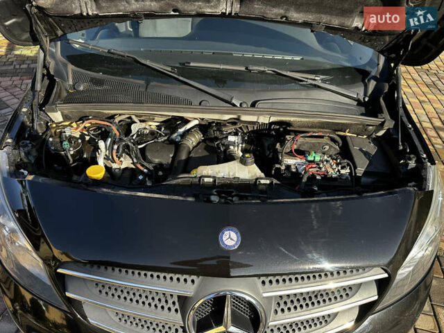 Чорний Мерседес Сітан, об'ємом двигуна 1.46 л та пробігом 238 тис. км за 11500 $, фото 40 на Automoto.ua