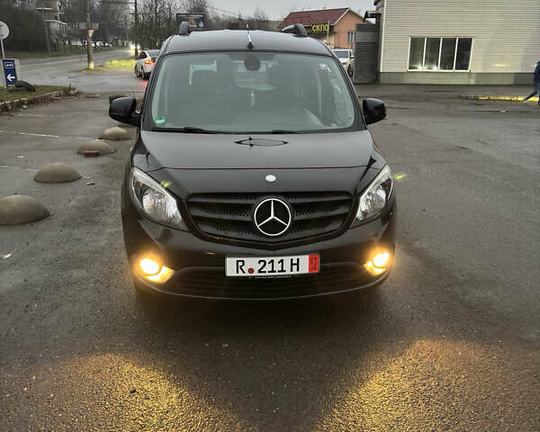 Черный Мерседес Ситан, объемом двигателя 1.46 л и пробегом 250 тыс. км за 13200 $, фото 18 на Automoto.ua