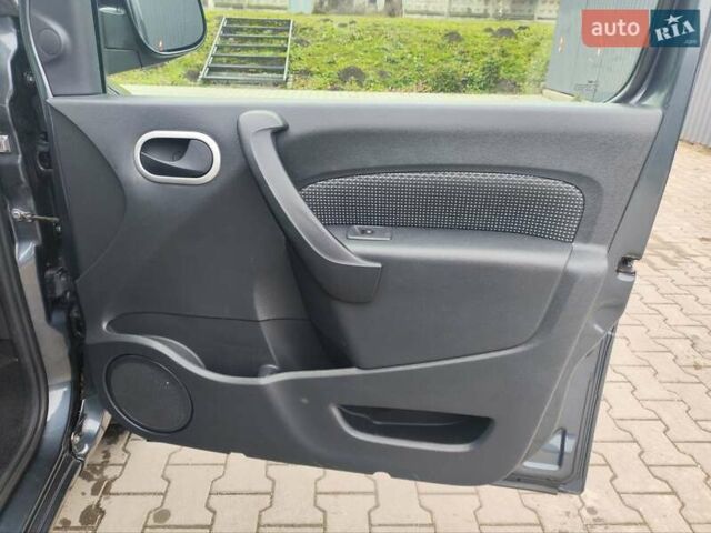 Черный Мерседес Ситан, объемом двигателя 1.5 л и пробегом 153 тыс. км за 13700 $, фото 30 на Automoto.ua