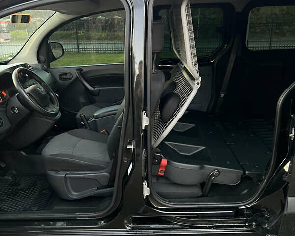 Черный Мерседес Ситан, объемом двигателя 1.5 л и пробегом 209 тыс. км за 15000 $, фото 13 на Automoto.ua