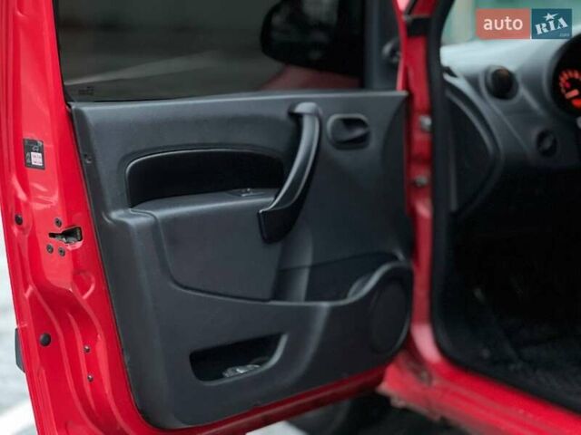 Червоний Мерседес Сітан, об'ємом двигуна 1.46 л та пробігом 234 тис. км за 8490 $, фото 27 на Automoto.ua