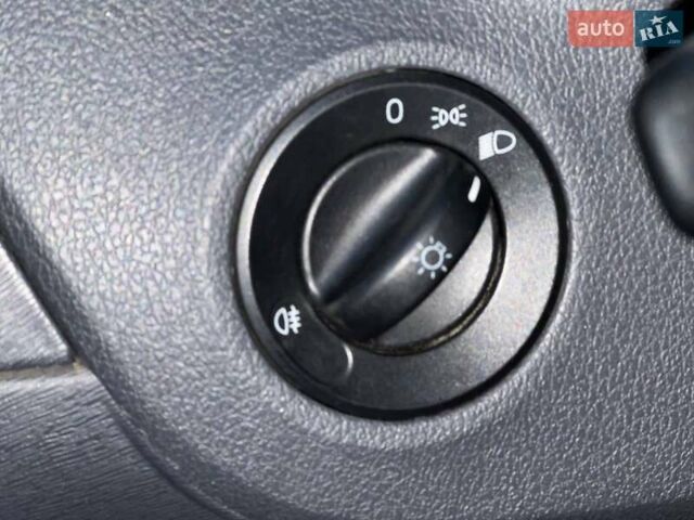 Червоний Мерседес Сітан, об'ємом двигуна 1.46 л та пробігом 234 тис. км за 8490 $, фото 35 на Automoto.ua