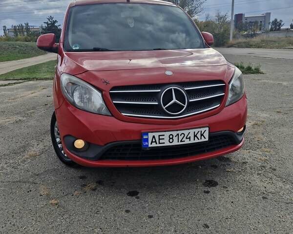 Красный Мерседес Ситан, объемом двигателя 1.46 л и пробегом 210 тыс. км за 9500 $, фото 2 на Automoto.ua