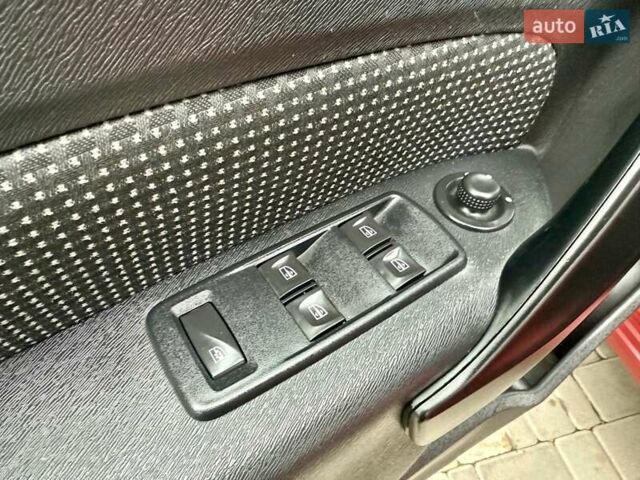 Красный Мерседес Ситан, объемом двигателя 1.46 л и пробегом 187 тыс. км за 10999 $, фото 31 на Automoto.ua