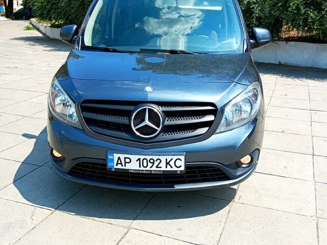 Сірий Мерседес Сітан, об'ємом двигуна 1.5 л та пробігом 214 тис. км за 11000 $, фото 1 на Automoto.ua