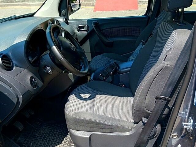 Сірий Мерседес Сітан, об'ємом двигуна 1.5 л та пробігом 214 тис. км за 11000 $, фото 4 на Automoto.ua