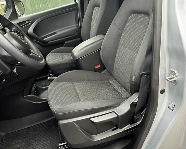 Серый Мерседес Ситан, объемом двигателя 1.46 л и пробегом 190 тыс. км за 15550 $, фото 32 на Automoto.ua