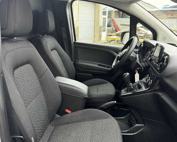 Серый Мерседес Ситан, объемом двигателя 1.46 л и пробегом 190 тыс. км за 15550 $, фото 24 на Automoto.ua